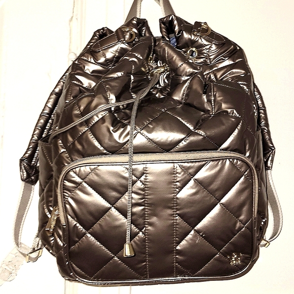 NWT Oliver Thomas Maxed Out Bucket Backpack Crossbody Bag Silver Taupe Metallic - Picture 6 of 11